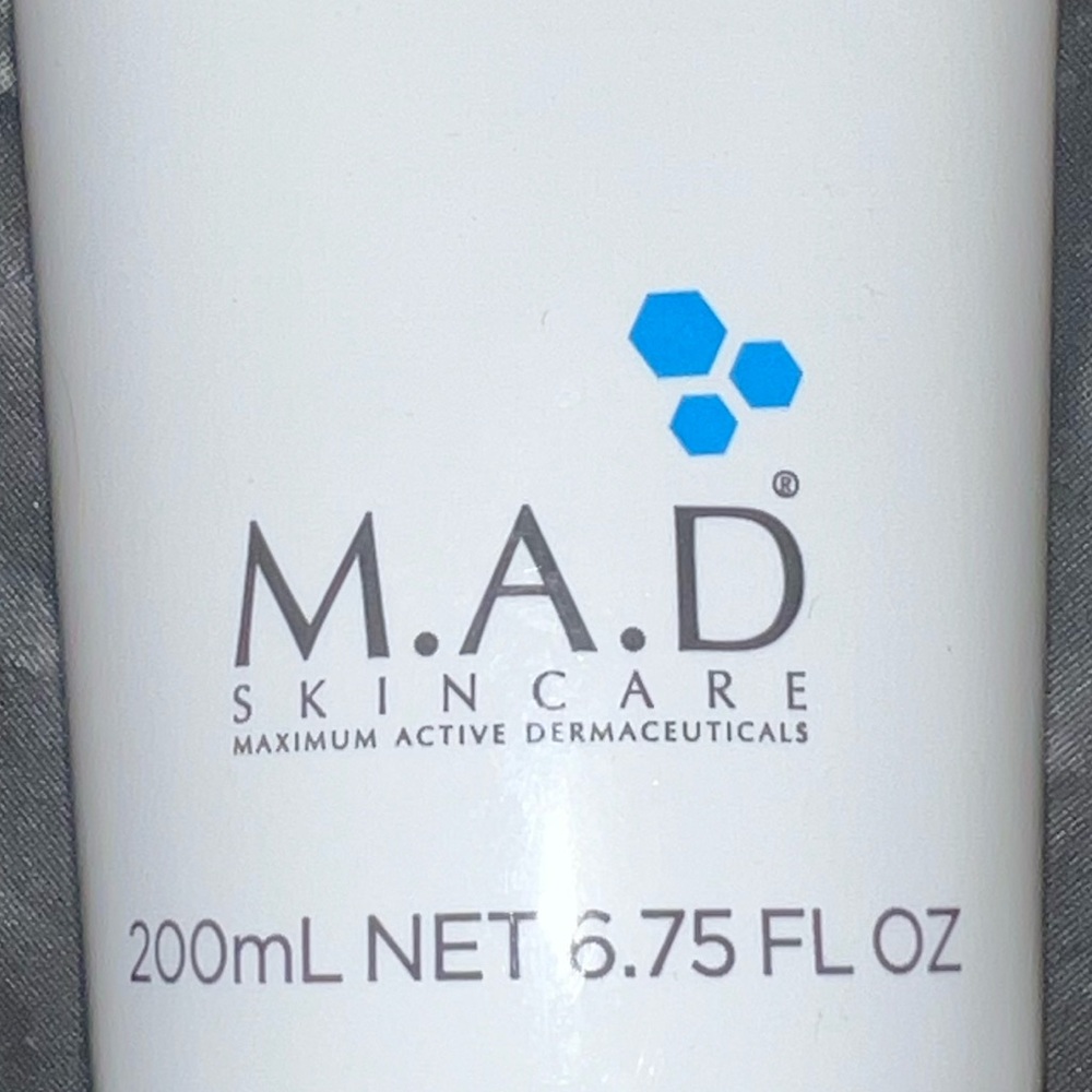 M.A.D Skincare Salicylic Cleansing Gel 200mL